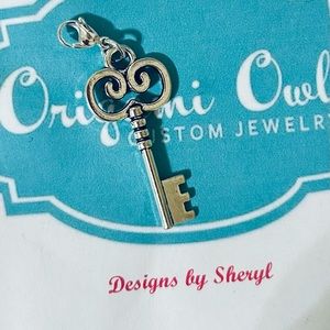 Origami Owl Silver key dangle 2” - retired but new